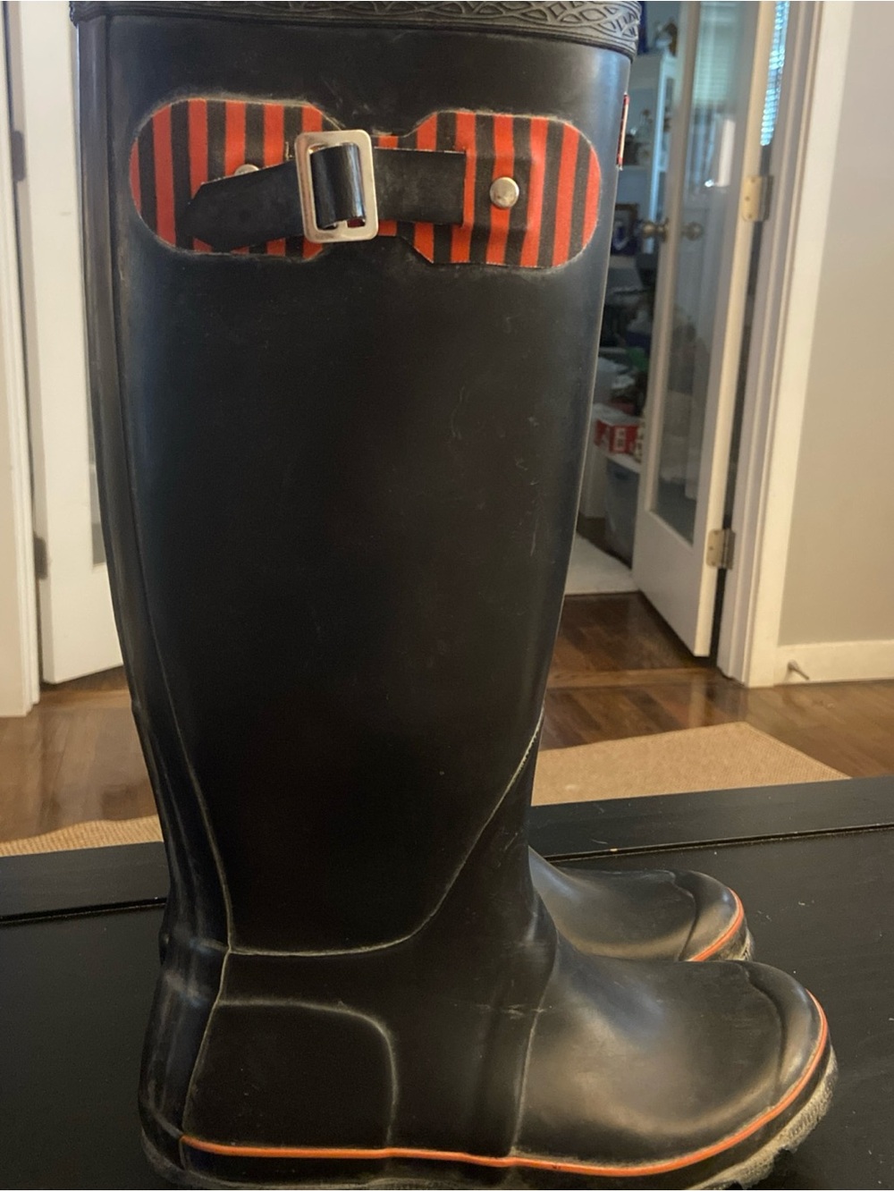 Hunter Black Tall Rubber Rain Boots with Red-Trim Logo festival size 8 - Picture 2 of 5